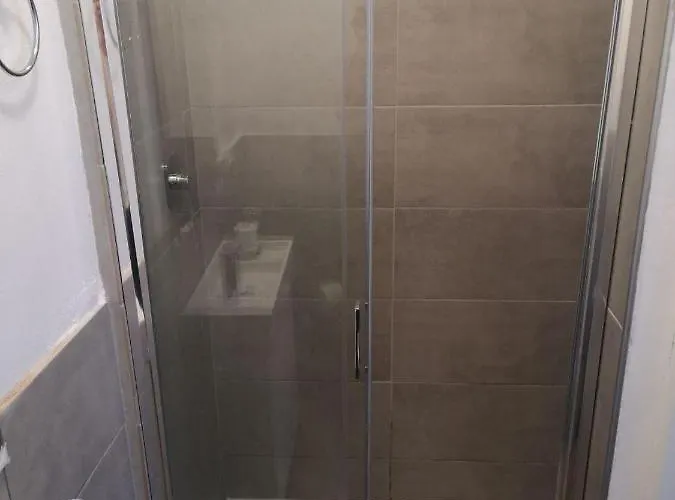 Panzió E Bagno Privato A 3 Minuti Dalla Stazione Bologna