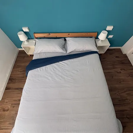 Bed and Breakfast E Bagno Privato A 3 Minuti Dalla Stazione 3*