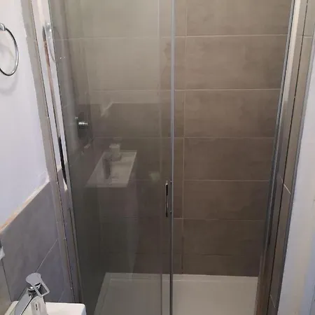 Alojamento de Acomodação e Pequeno-almoço E Bagno Privato A 3 Minuti Dalla Stazione Bolonha