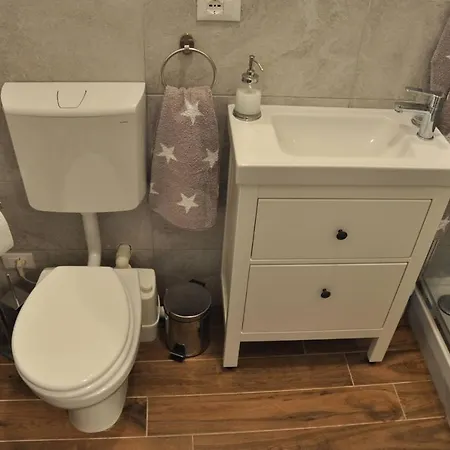 E Bagno Privato A 3 Minuti Dalla Stazione Bed & Breakfast Boloňa